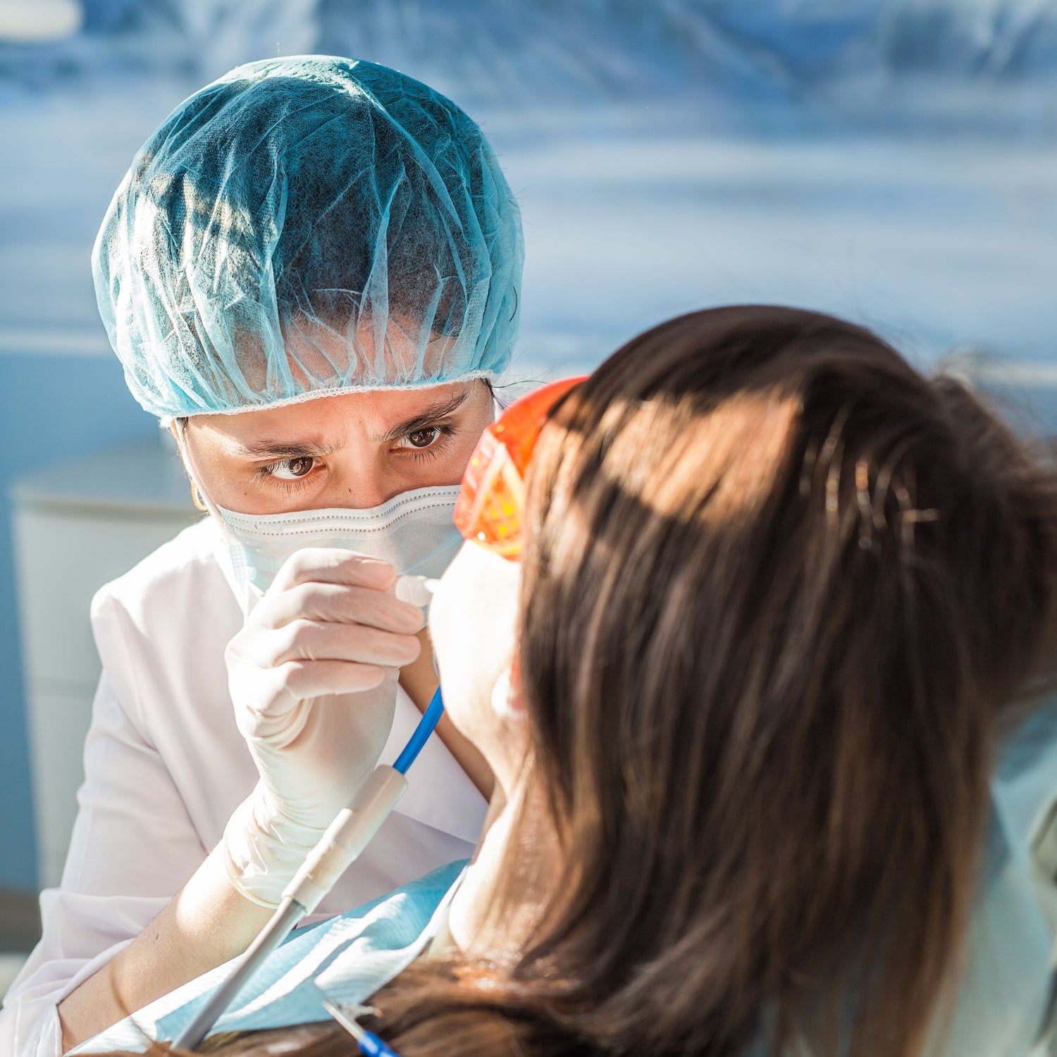 Från osynligt hot till trygg behandling: Så minskar vi aerosoler