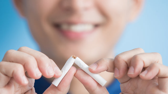 Rökning är en risk för munhälsan - alla former av tobak är lika skadliga för hälsan